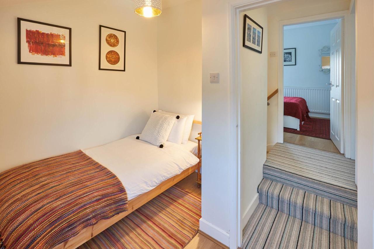 Host & Stay - Artist House Loftus Екстериор снимка