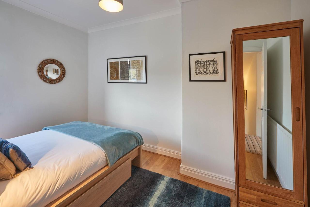 Host & Stay - Artist House Loftus Екстериор снимка